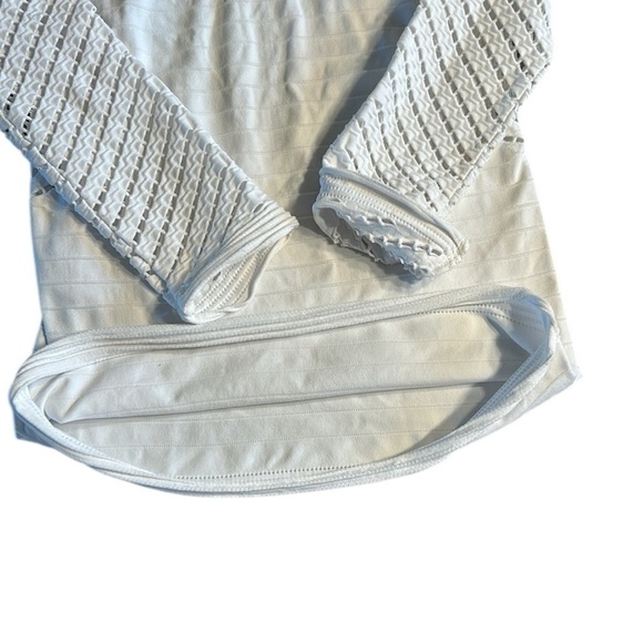 BEBE  women fitted white top,eyelets,stretchy,bodycon,striped,timeless, scoop. - Picture 7 of 13